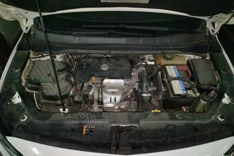 Used Buick GL6 2018 18T 6-Seater Elite Model Engine Bay