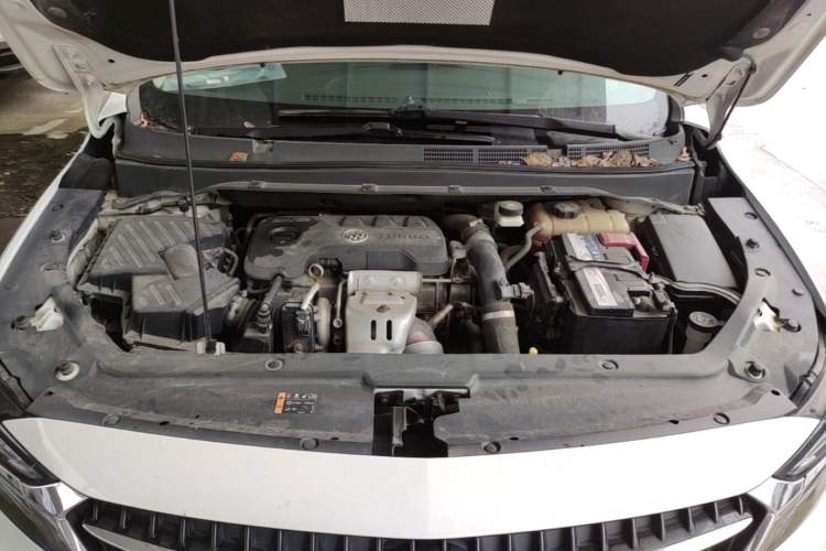 Used Buick GL6 2018 18T 6-Seater Luxury Model Engine Bay