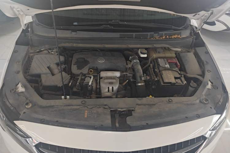 Used Buick GL6 2018 18T 6-Seater Prestige Model Engine Bay