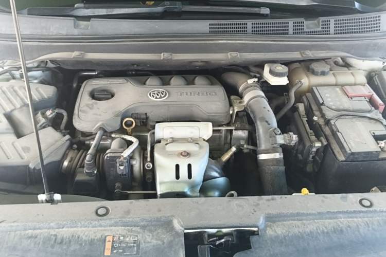 Used Buick GL6 2018 18T 6-Seater Prestige Model Engine Bay