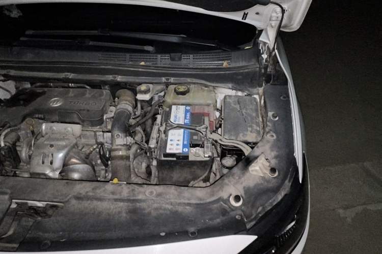 Used Buick GL6 2018 18T 6-Seater Luxury Model Engine Bay Left