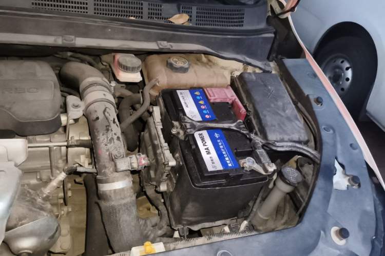 Used Buick GL6 2018 18T 6-Seater Luxury Model Engine Bay Left