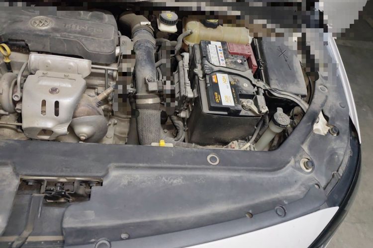 Used Buick GL6 2018 18T 6-Seater Luxury Model Engine Bay Left