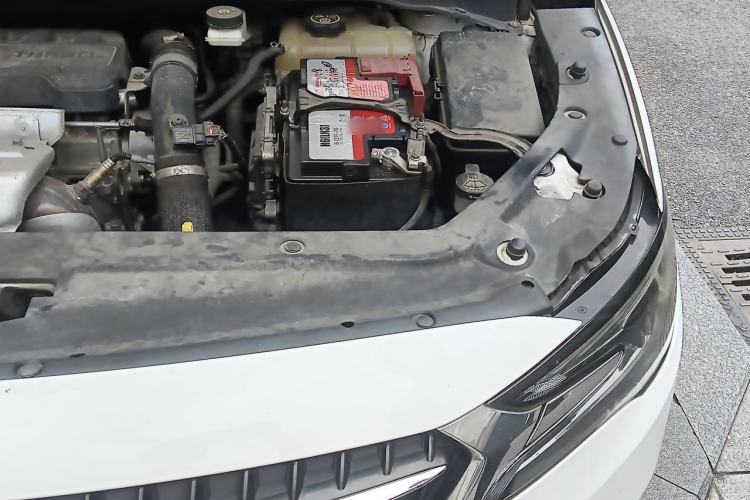 Used Buick GL6 2018 18T 6-Seater Prestige Model Engine Bay Left