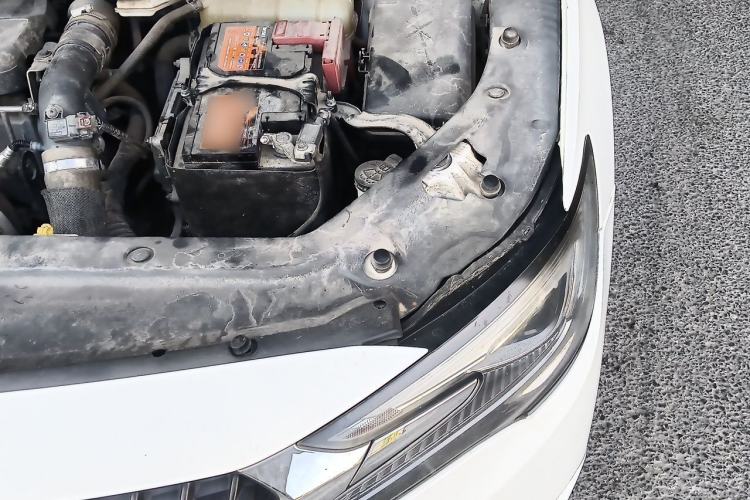 Used Buick GL6 2018 18T 6-Seater Luxury Model Engine Bay Left