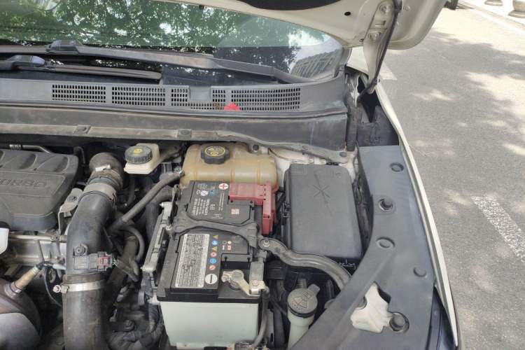 Used Buick GL6 2018 18T 5-Seater Elite Version Engine Bay Left