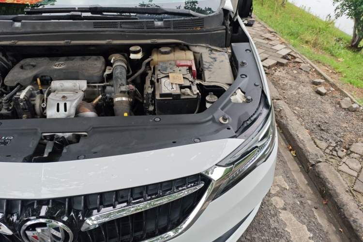 Used Buick GL6 2018 18T 6-Seater Luxury Model Engine Bay Left