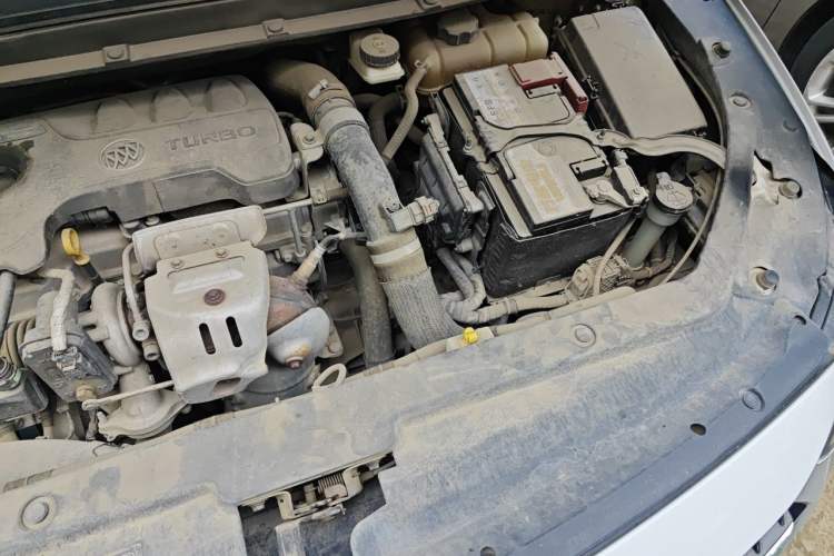 Used Buick GL6 2018 18T 6-Seater Luxury Model Engine Bay Left