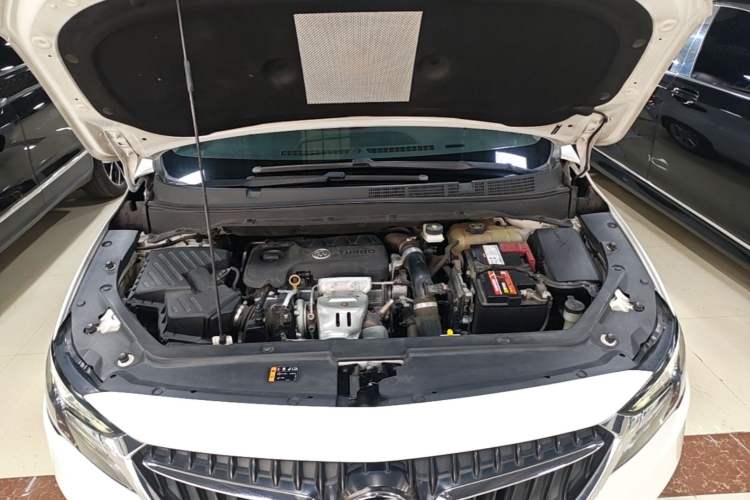 Used Buick GL6 2018 18T 6-Seater Luxury Model Engine Bay