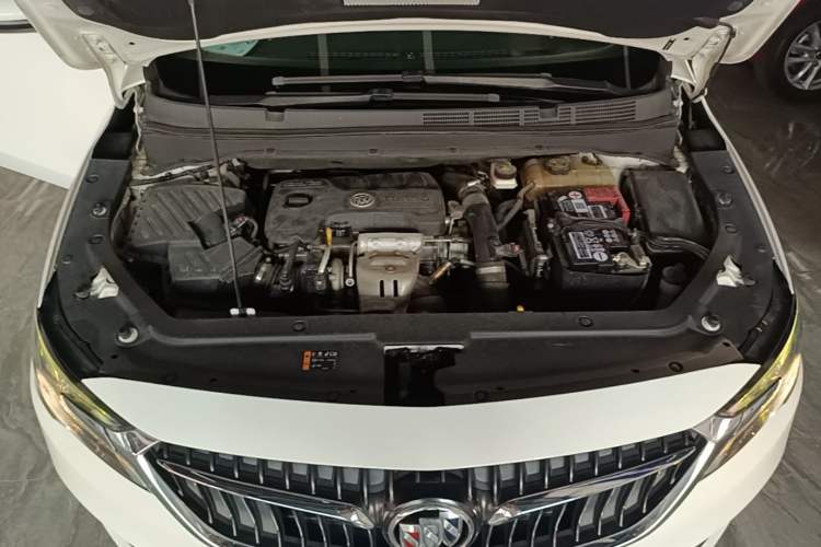 Used Buick GL6 2018 18T 6-Seater Luxury Model Engine Bay