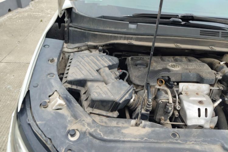 Used Buick GL6 2018 18T 6-Seater Luxury Model Engine Bay Right