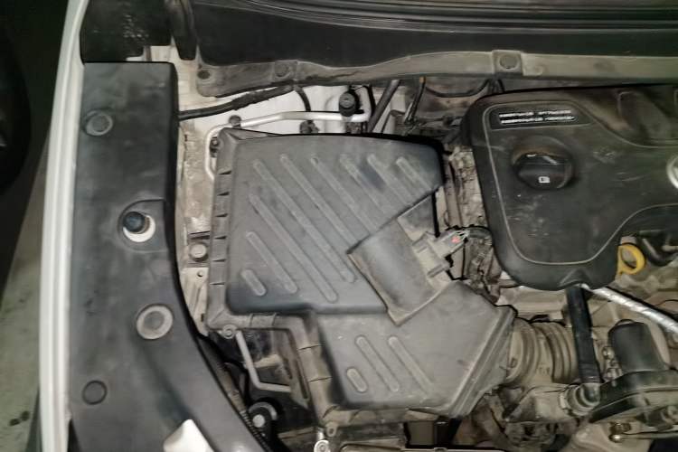 Used Buick GL6 2018 18T 6-Seater Elite Model Engine Bay Right