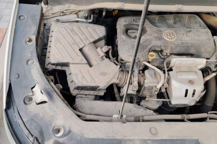 Used Buick GL6 2018 18T 6-Seater Luxury Model Engine Bay Right