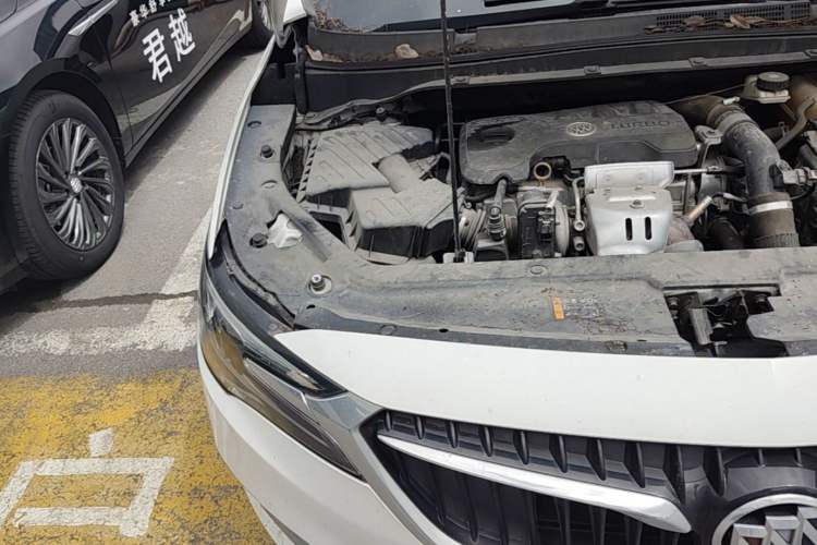 Used Buick GL6 2018 18T 6-Seater Prestige Model Engine Bay Right