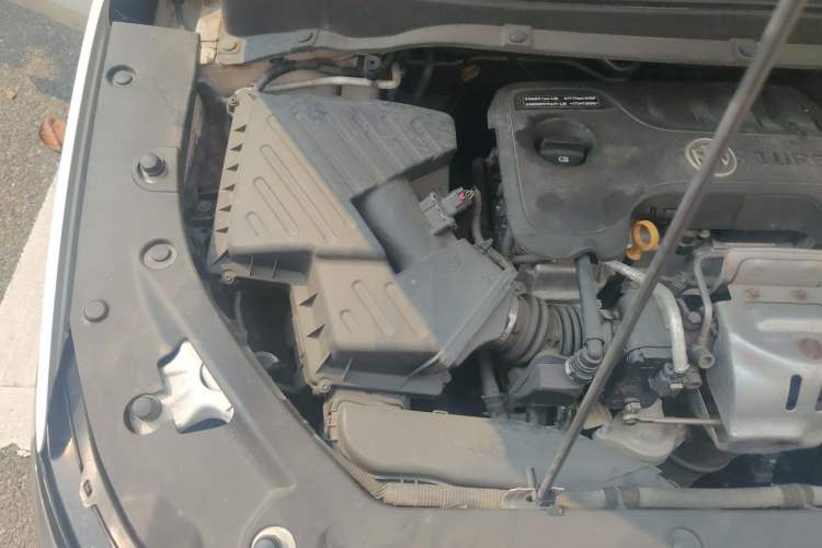 Used Buick GL6 2018 18T 6-Seater Prestige Model Engine Bay Right