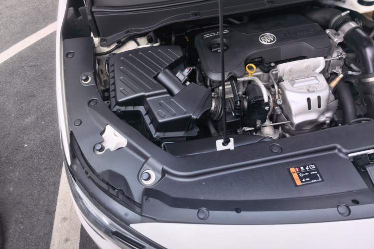 Used Buick GL6 2018 18T 6-Seater Elite Model Engine Bay Right