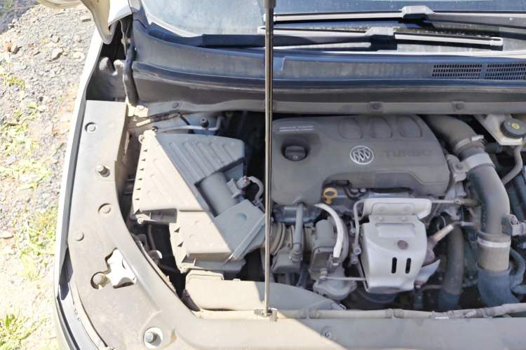 Used Buick GL6 2018 18T 6-Seater Elite Model Engine Bay Right