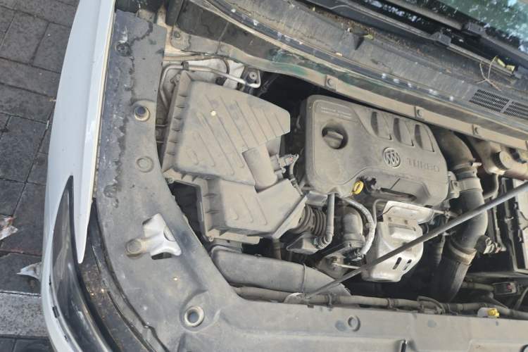 Used Buick GL6 2018 18T 6-Seater Elite Model Engine Bay Right