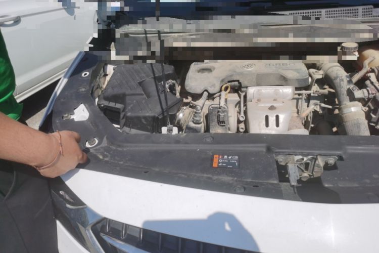 Used Buick GL6 2018 18T 5-seat Luxury Model Engine Bay Right