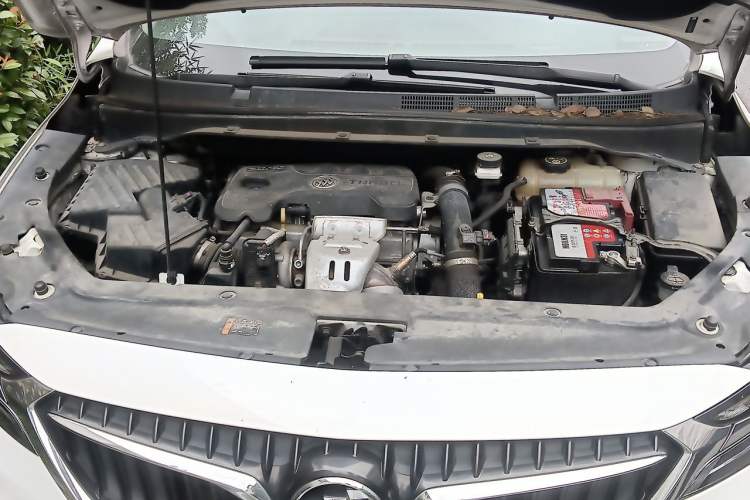 Used Buick GL6 2018 18T 6-Seater Prestige Model Engine Bay