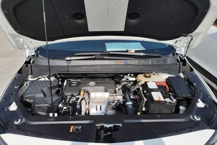 Used Buick GL6 2018 18T 6-Seater Luxury Model Engine Bay