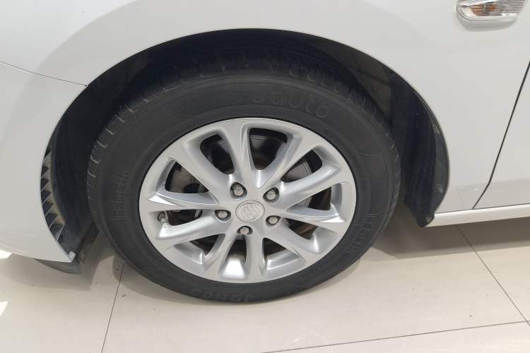 Used Buick GL6 2018 18T 6-Seater Elite Model Exterior 5