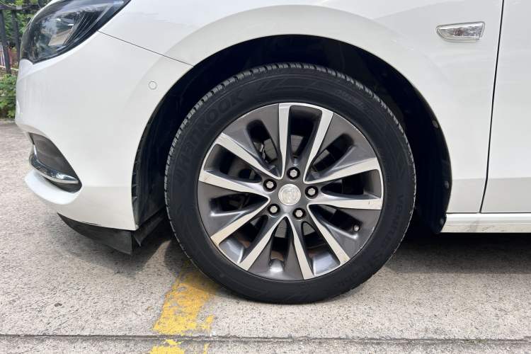 Used Buick GL6 2018 18T 6-Seater Prestige Model Exterior 7
