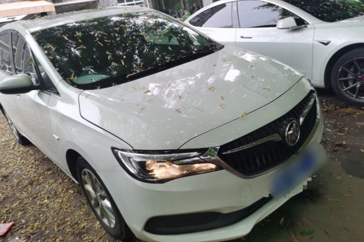 Used Buick GL6 2018 18T 6-Seater Elite Model Front Right 45 Deg