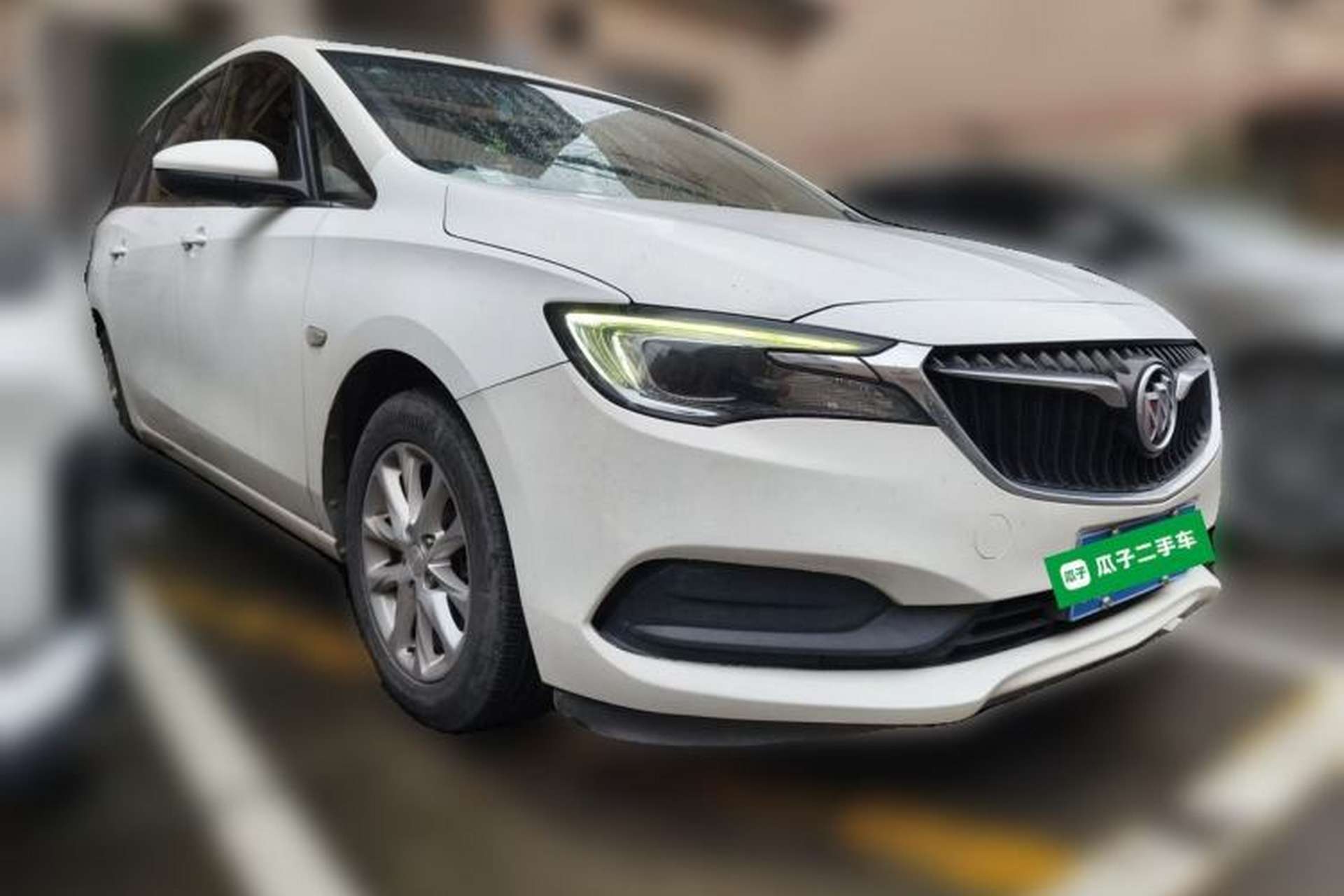 Used Buick GL6 2018 18T 6-Seater Luxury Model Front Right 45 Deg