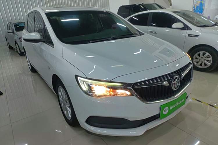 Used Buick GL6 2018 18T 6-Seater Elite Model Front Right 45 Deg