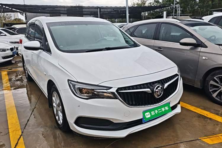 Used Buick GL6 2018 18T 6-Seater Elite Model Front Right 45 Deg