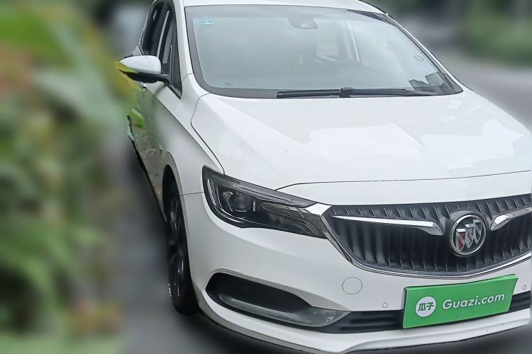 Used Buick GL6 2018 18T 6-Seater Prestige Model Front Right 45 Deg