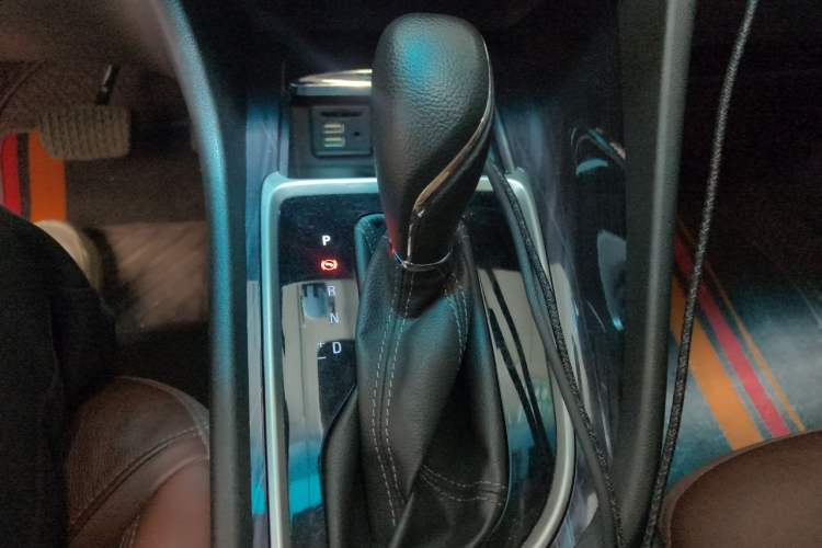 Used Buick GL6 2018 18T 6-Seater Luxury Model Gear Lever