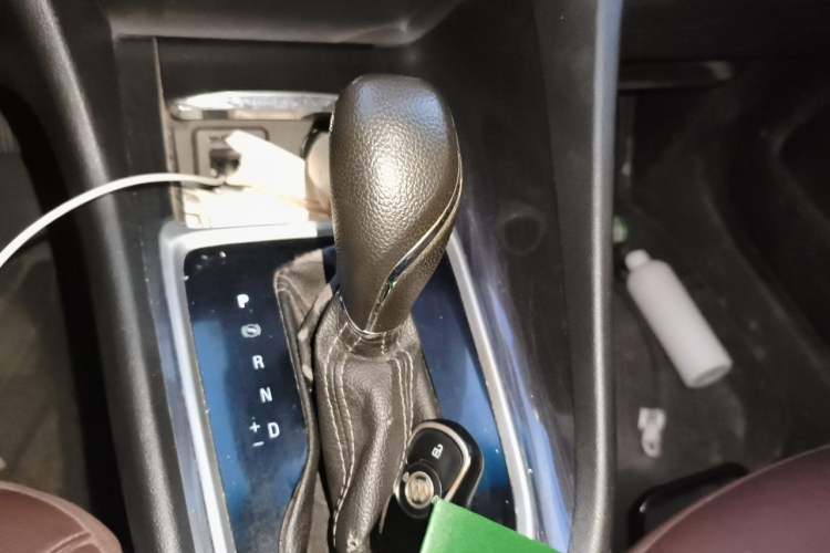 Used Buick GL6 2018 18T 6-Seater Luxury Model Gear Lever