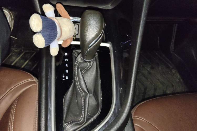 Used Buick GL6 2018 18T 6-Seater Elite Model Gear Lever