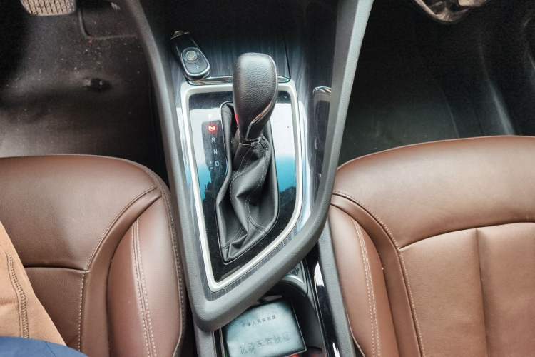 Used Buick GL6 2018 18T 6-Seater Luxury Model Gear Lever