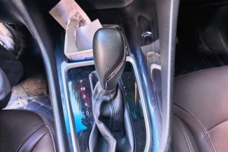 Used Buick GL6 2018 18T 6-Seater Luxury Model Gear Lever