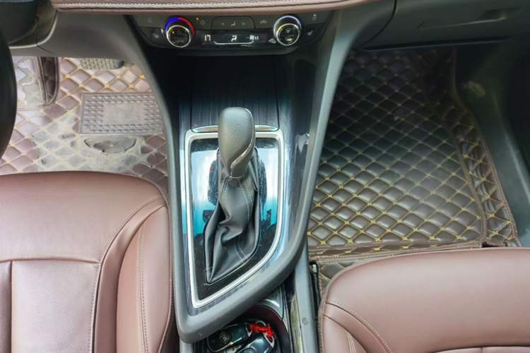 Used Buick GL6 2018 18T 6-Seater Prestige Model Gear Lever