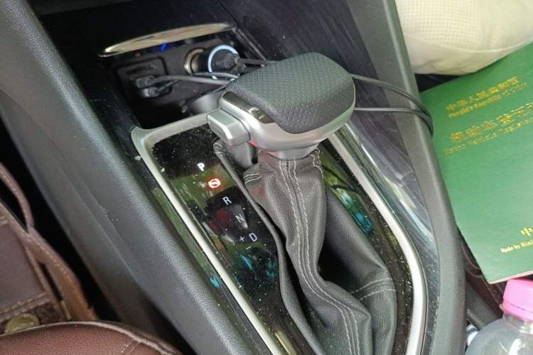 Used Buick GL6 2018 18T 6-Seater Prestige Model Gear Lever