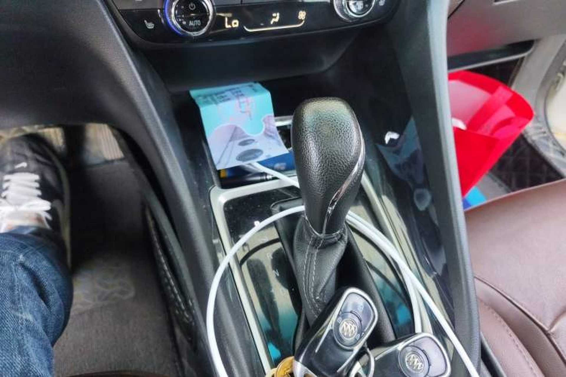 Used Buick GL6 2018 18T 6-Seater Luxury Model Gear Lever