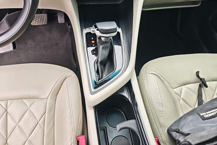 Used Buick GL6 2018 18T 6-Seater Elite Model Gear Lever