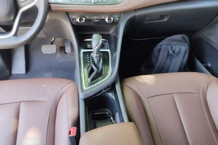 Used Buick GL6 2018 18T 6-Seater Luxury Model Gear Lever