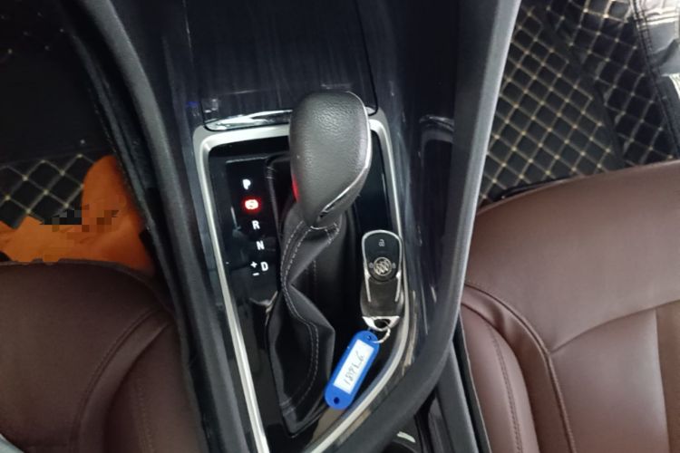Used Buick GL6 2018 18T 6-Seater Luxury Model Gear Lever