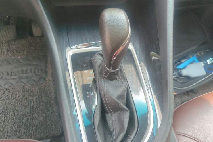 Used Buick GL6 2018 18T 6-Seater Prestige Model Gear Lever