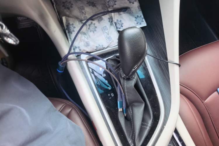 Used Buick GL6 2018 18T 6-Seater Elite Model Gear Lever