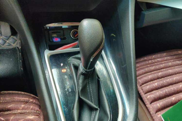 Used Buick GL6 2018 18T 6-Seater Luxury Model Gear Lever