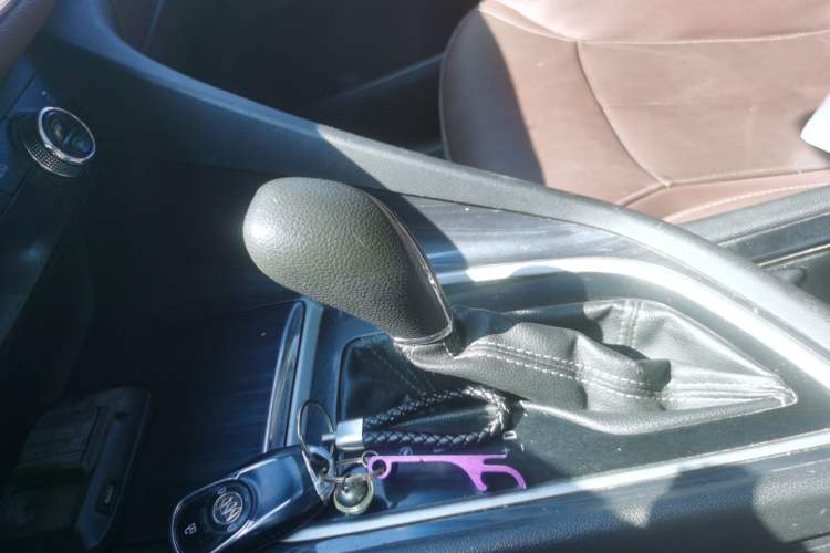 Used Buick GL6 2018 18T 5-seat Luxury Model Gear Lever