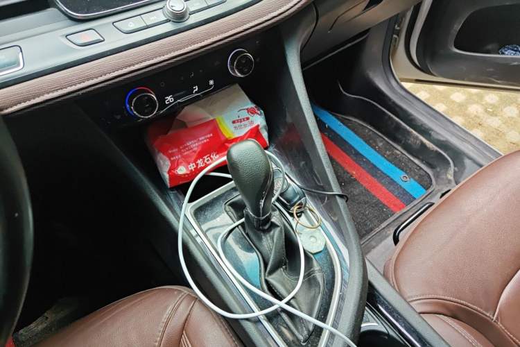 Used Buick GL6 2018 18T 6-Seater Luxury Model Gear Lever