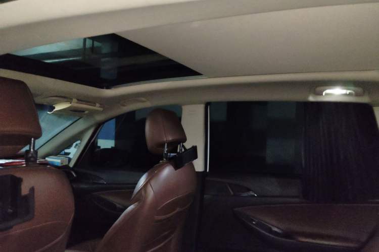 Used Buick GL6 2018 18T 6-Seater Elite Model Headliner