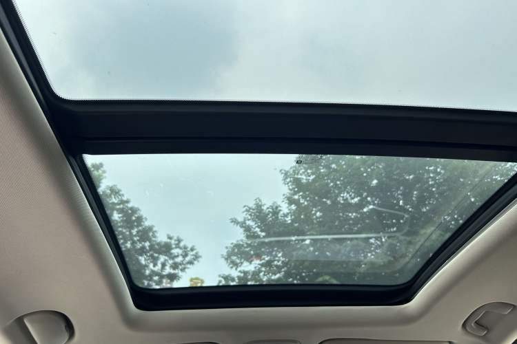 Used Buick GL6 2018 18T 6-Seater Prestige Model Headliner
